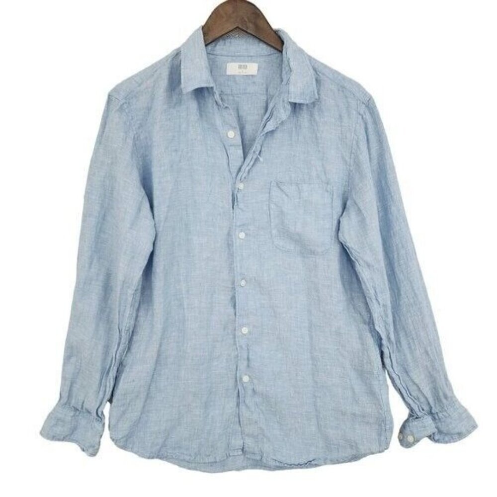 Uniqlo Men's Sky Blue Casual Button Down Shirt